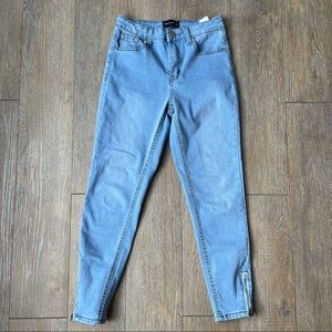 PrettyLittleThing - Women's - Light Wash Mid-Rise Skinny Jeans - Size 4